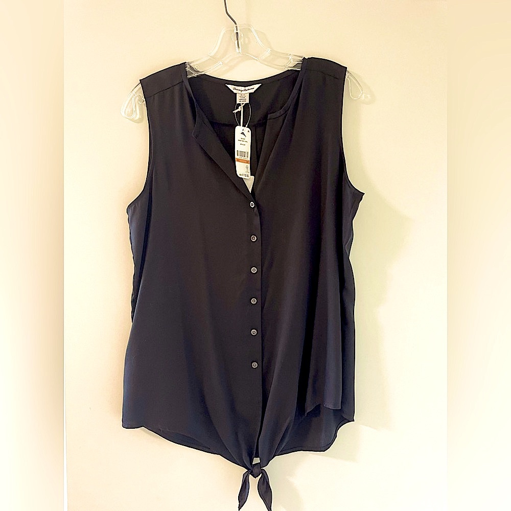 Ladies Tommy Bahama black sleeveless top S/P